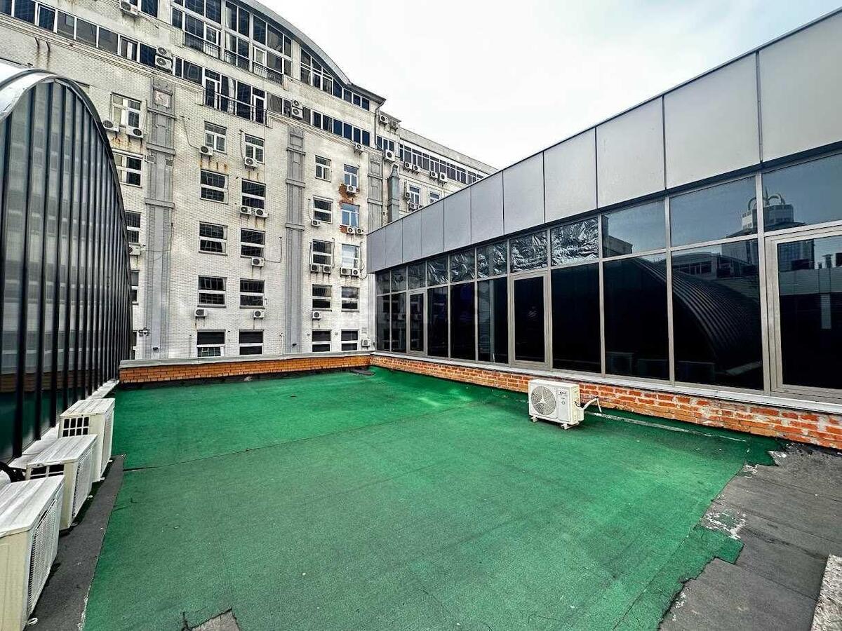 Office vul. Zhyljans'ka 59, 812m2
