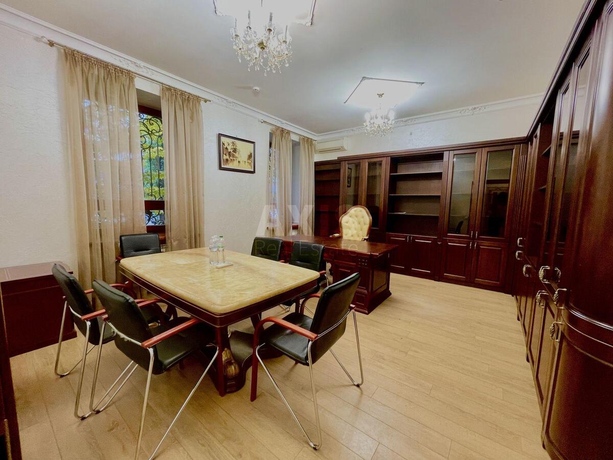 Office vul. Velyka Vasyl'kivs'ka 114, 76m262544