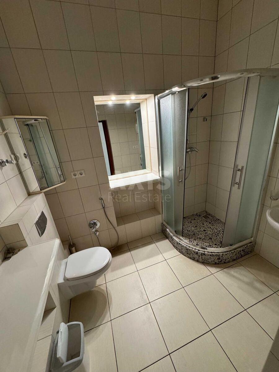Office vul. Hmel'nyc'kogo Bogdana 19/21, 140m23