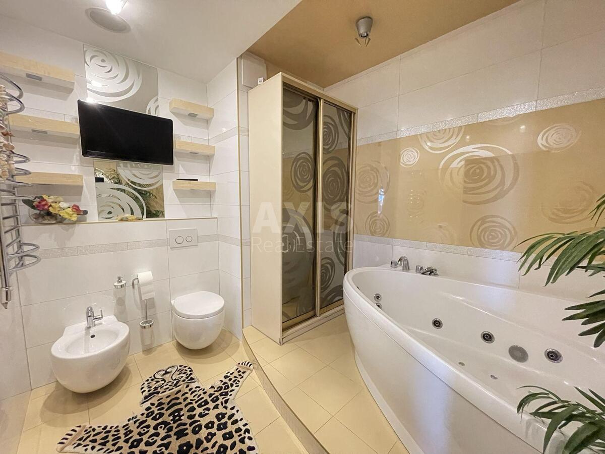 3k apartment vul. Ushakova Mykoly 1А7