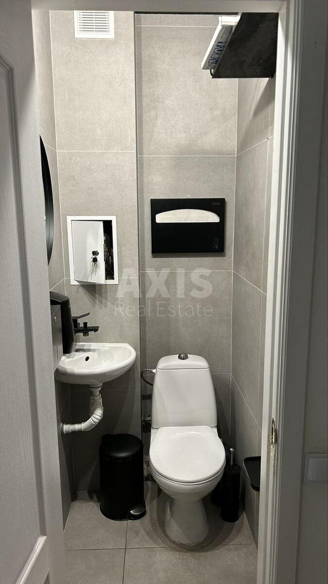 Trade object vul. Lavrs'ka 4, 42m2618958