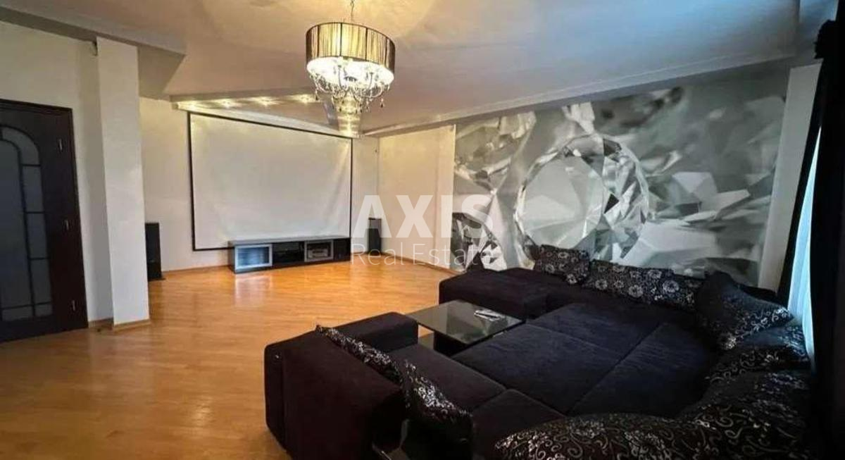 4k apartment vul. Sribnokil's'ka 3А3