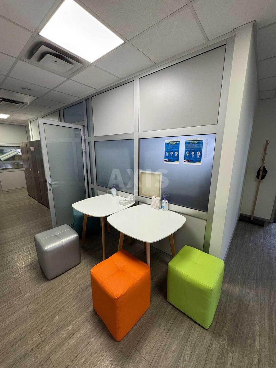 Office vul. Shovkovychna 42/44, 288m25