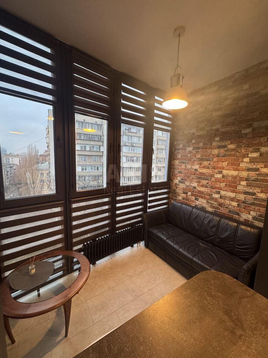 1k apartment vul. Kyrylo-Mefodii'vs'ka 22