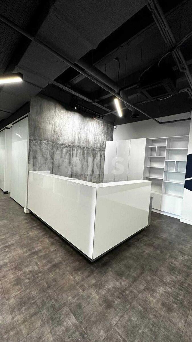 Office vul. Zhyljans'ka 59, 450m27