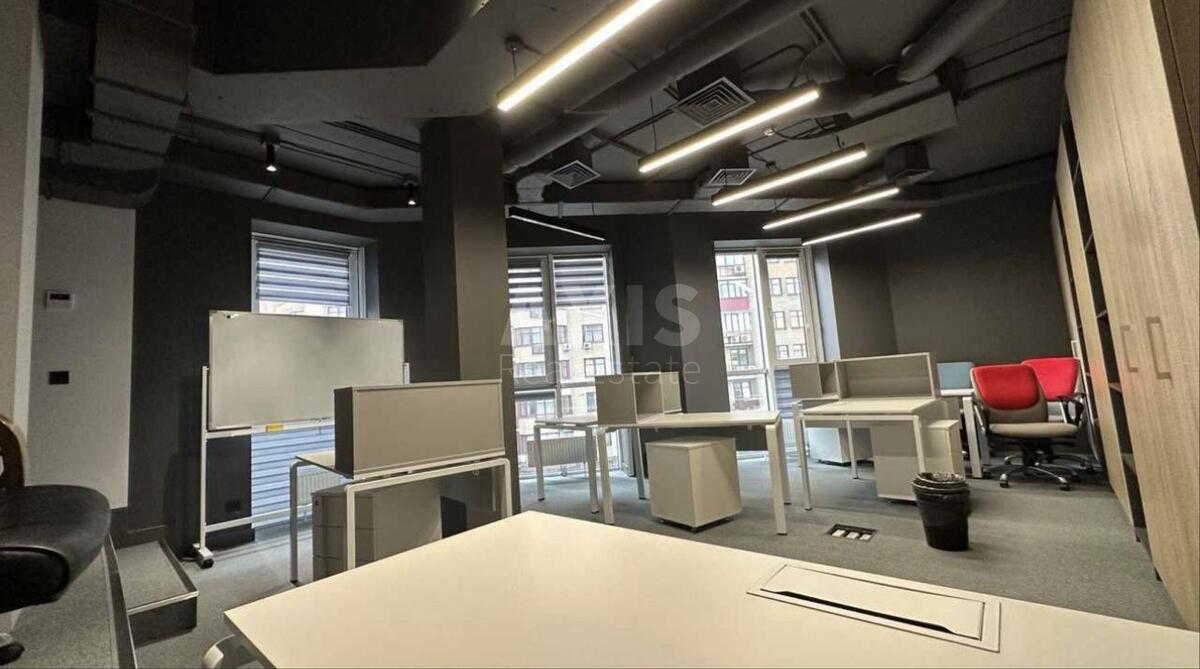 Office vul. Jevgena Konoval'cja 34, 210m20