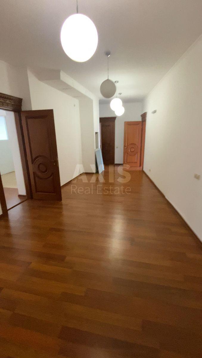 Office uzv. Krutyj 7, 220m23