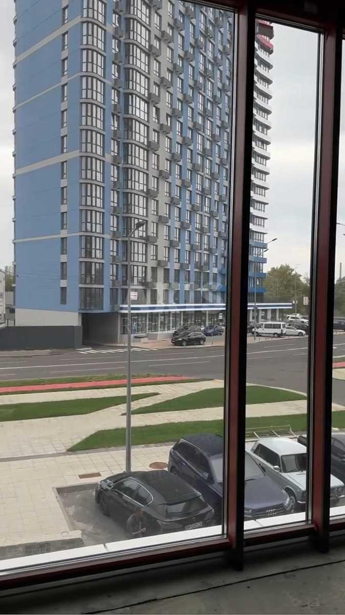 Trade object nab. Dniprovs'ka 15, 600m24
