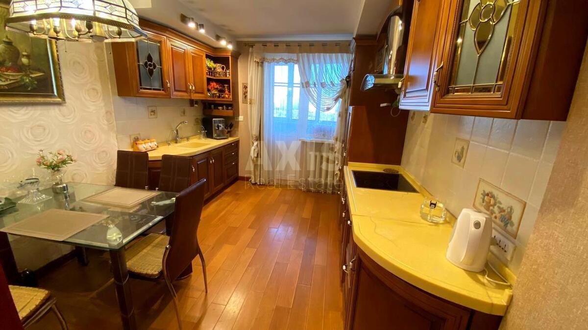 1k apartment vul. Sribnokil's'ka 1632480