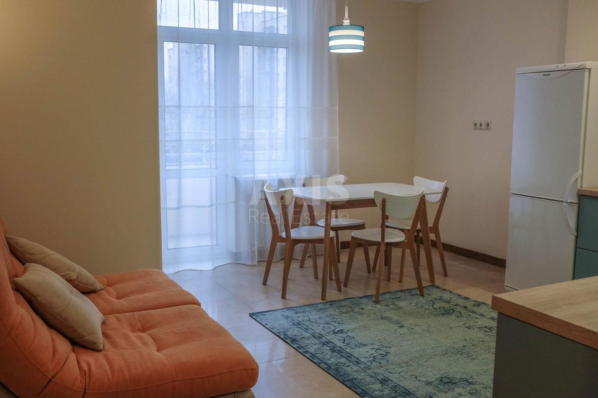 1k apartment vul. Lypkivs'kogo Vasylja Mytropolyta 37Б0