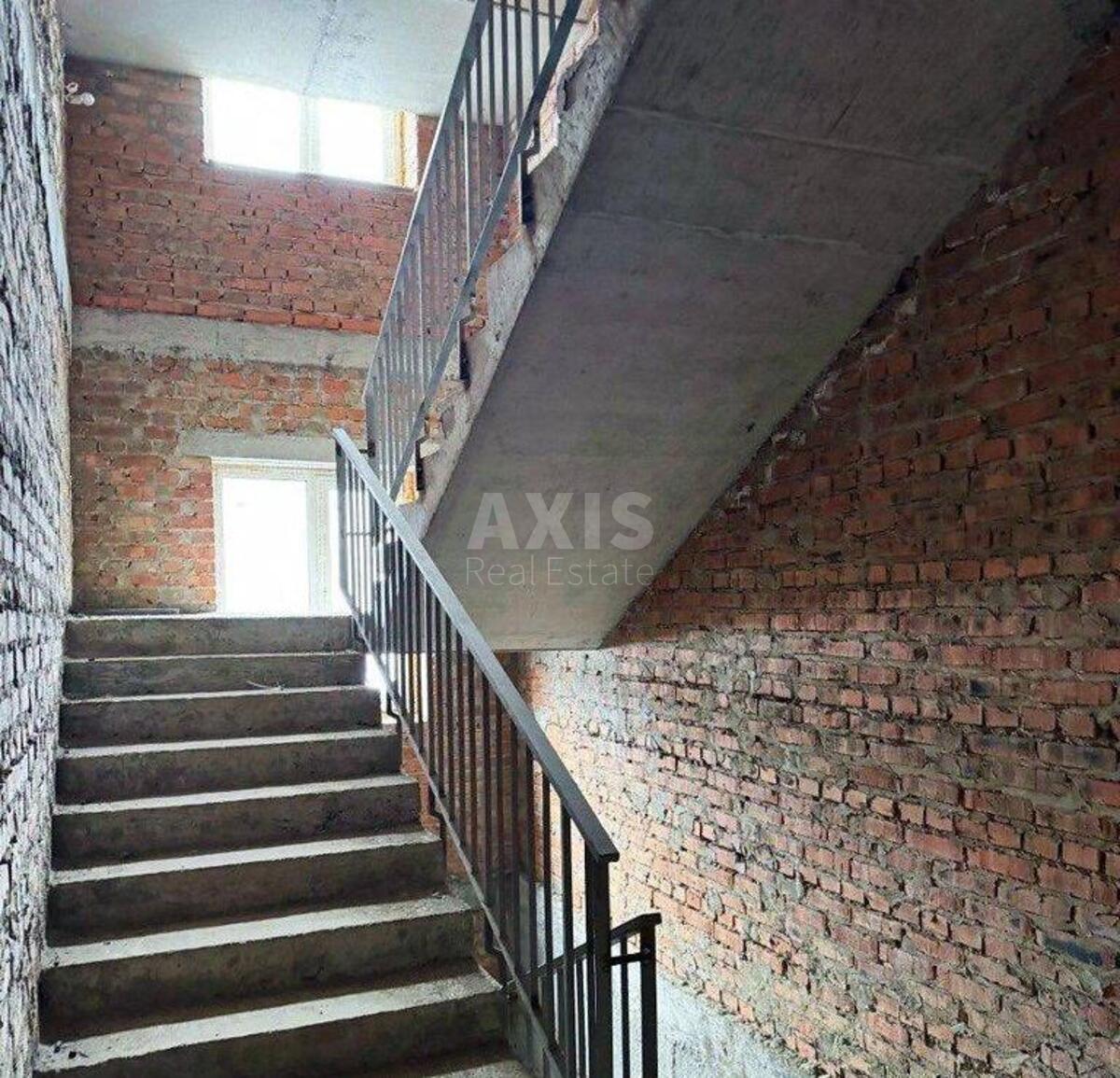 Trade object vul. Chervonogvardijs'ka 7, 3700m2595702