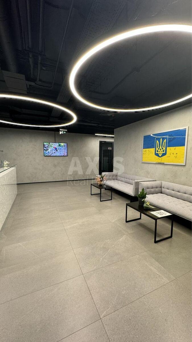 Office vul. Hohlovyh Sim'i' 8, 743m21