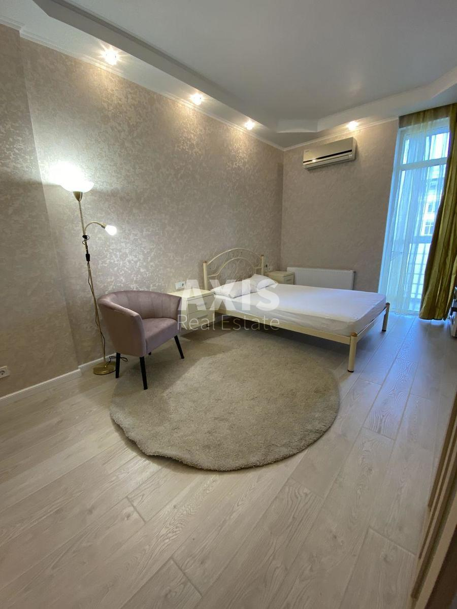 1k apartment vul. Zhyljans'ka 1181