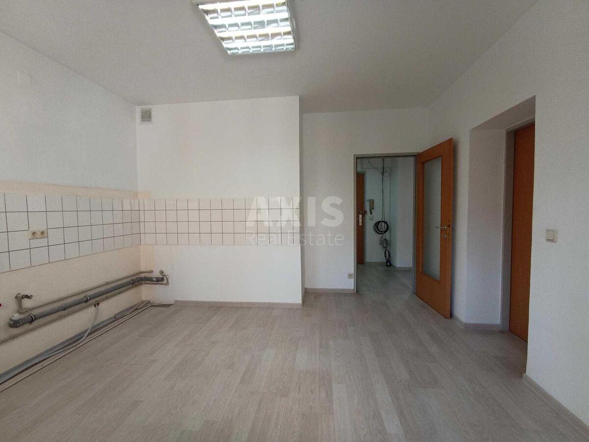 Office vul. Velyka Vasyl'kivs'ka 9/2, 173m210