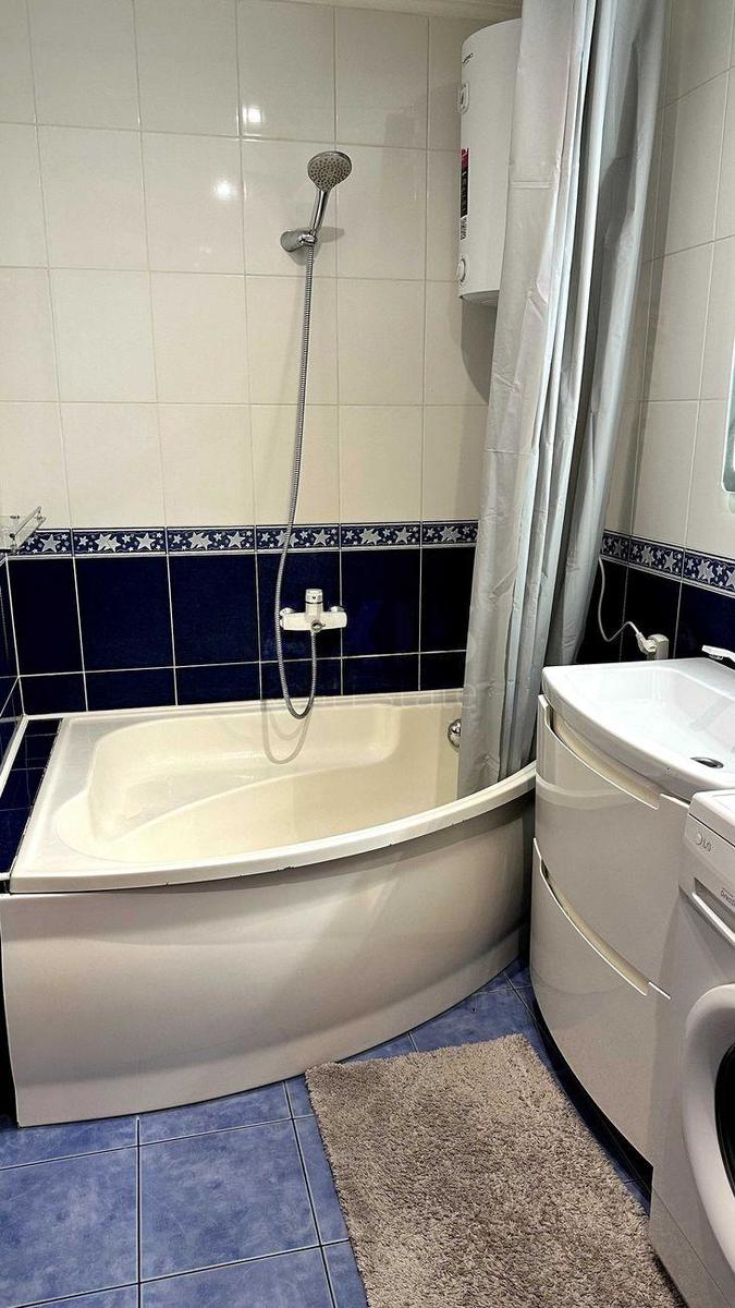 2k apartment vul. Bogatyrs'ka 6/110