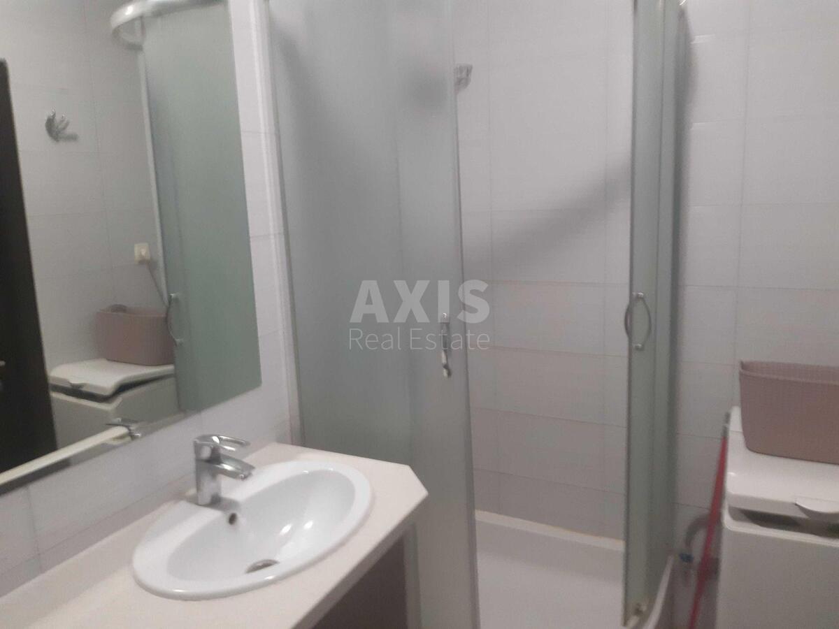 1k apartment pr-t Glushkova Akademika 23599537