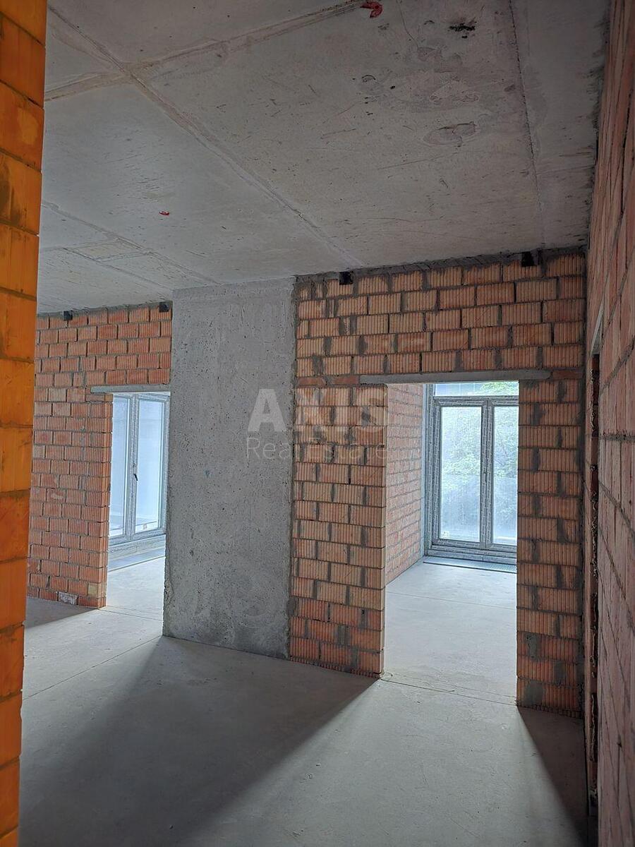 Service object vul. Strutyns'kogo Sergija 21, 82m2600033