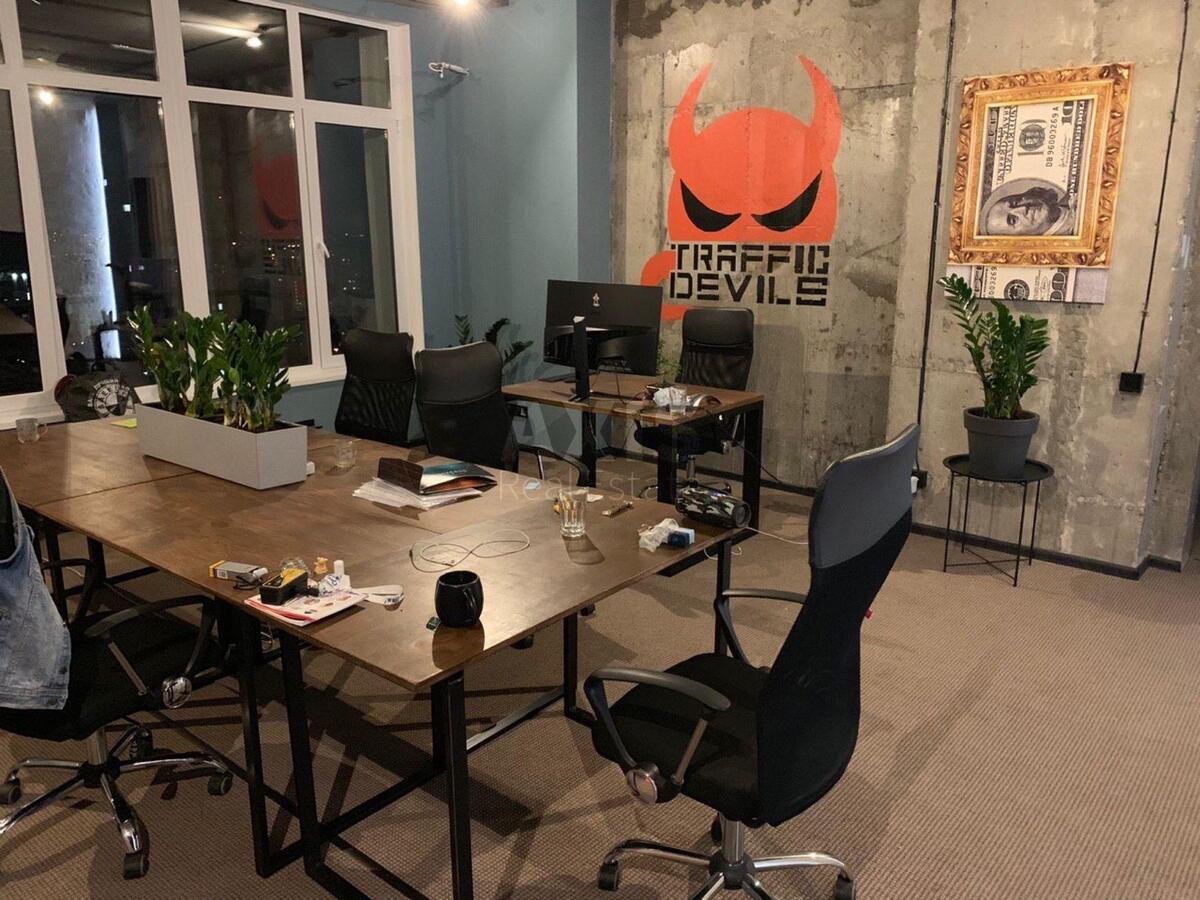 Office vul. Jevgena Konoval'cja 44А, 164m20