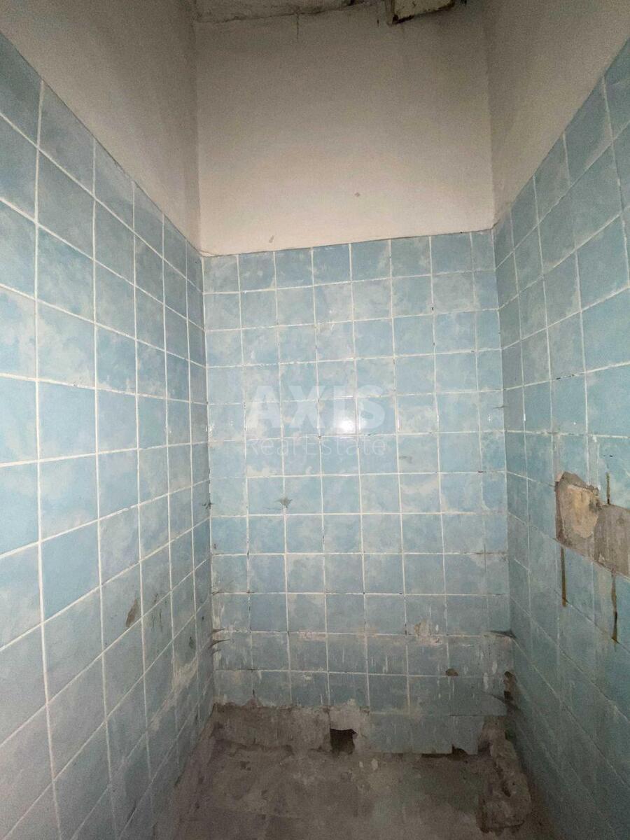 Office shose Harkivs'ke 172, 162m28