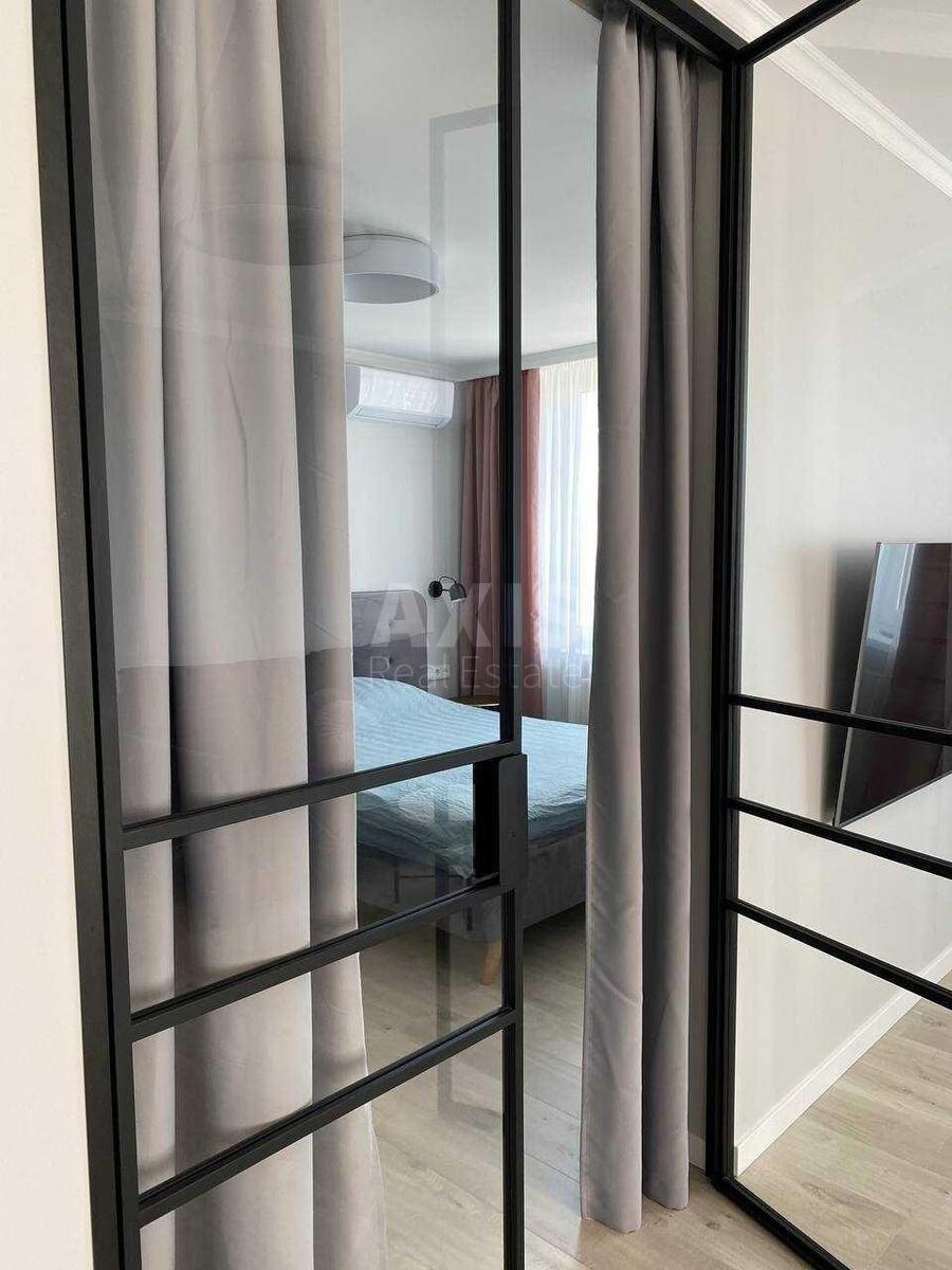 2k apartment vul. Krushel'nyc'koi' Solomii' 156