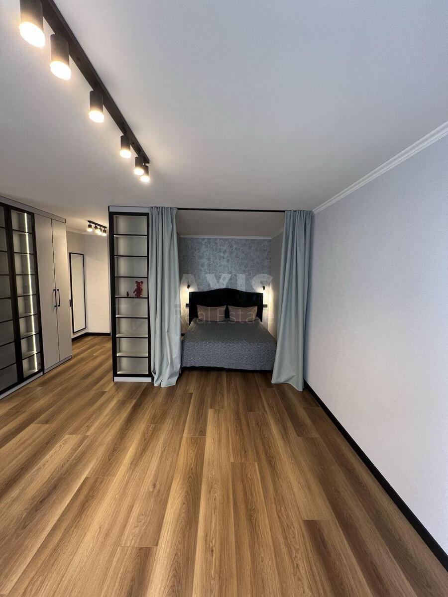 1k apartment vul. Urlivs'ka 23Б2