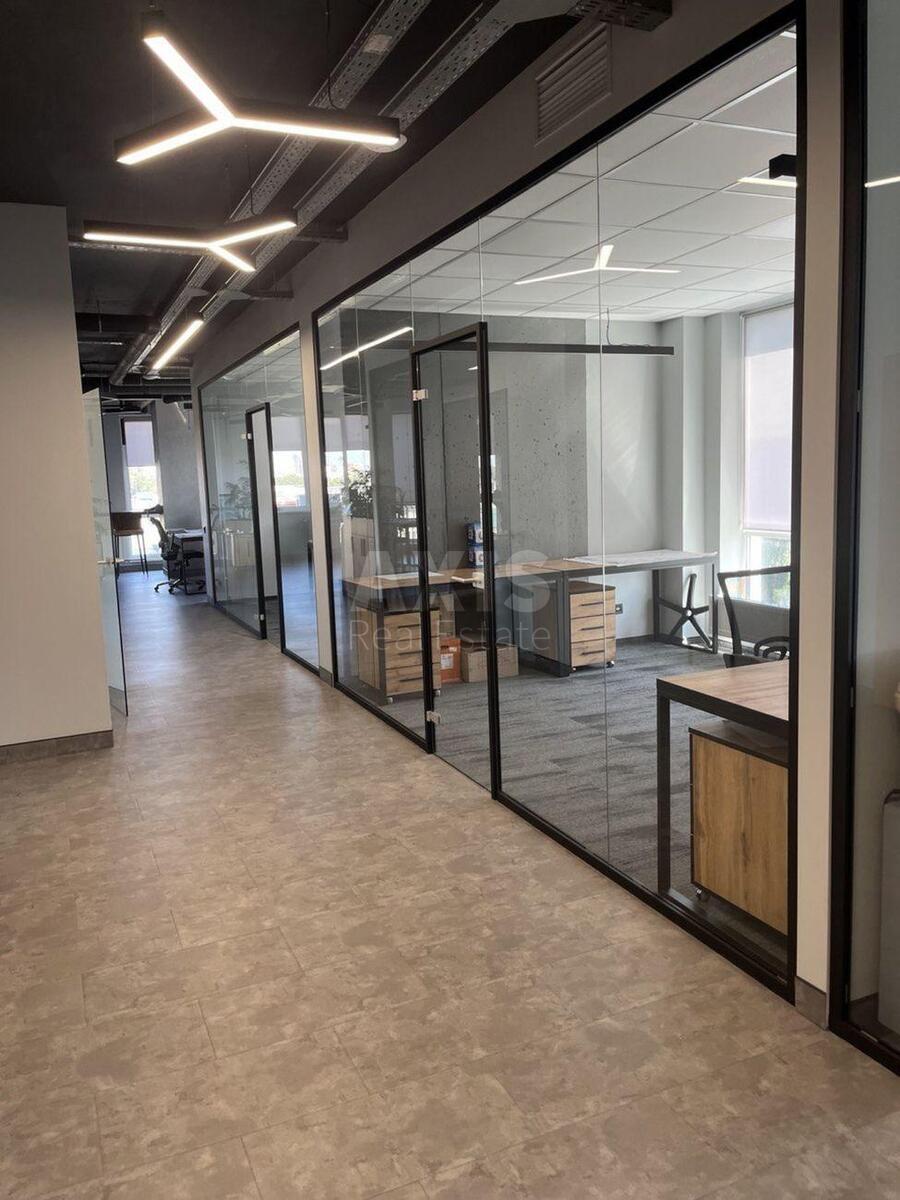 Office vul. Kostjantynivs'ka 75, 114m21