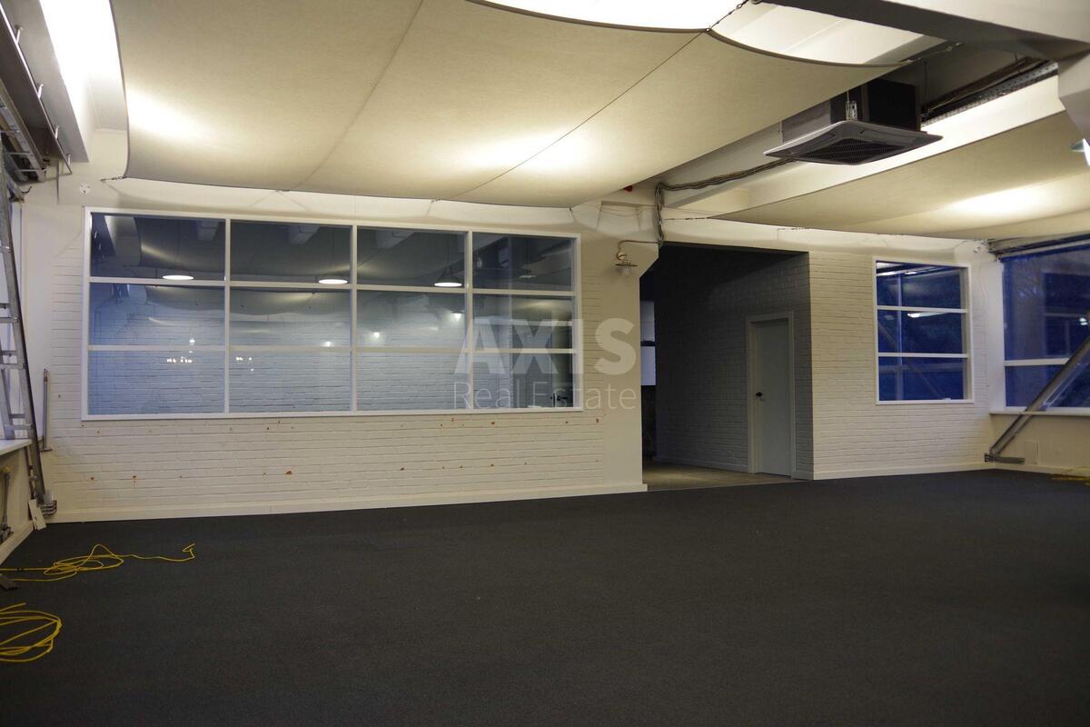 Office vul. Glybochyc'ka 29/31, 570m210