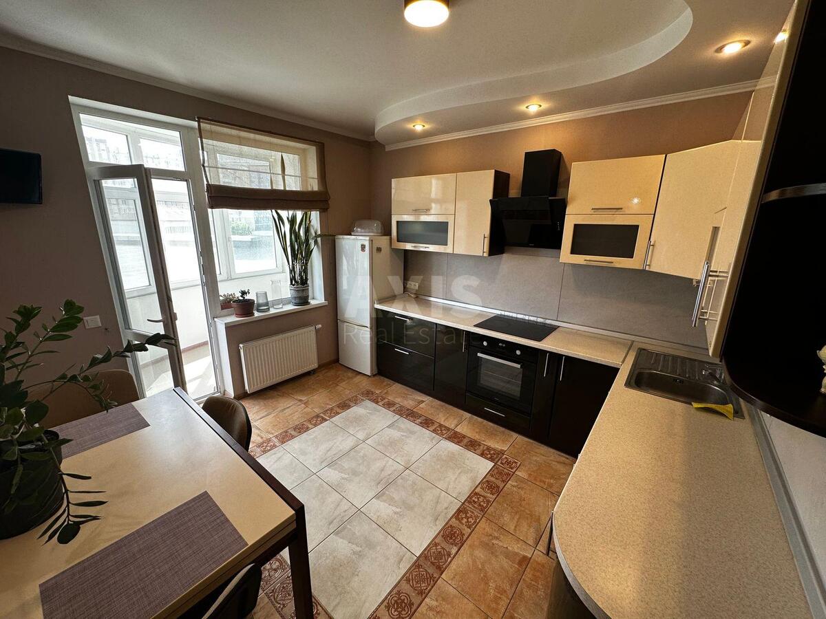 2k apartment vul. Dragomanova 40/3