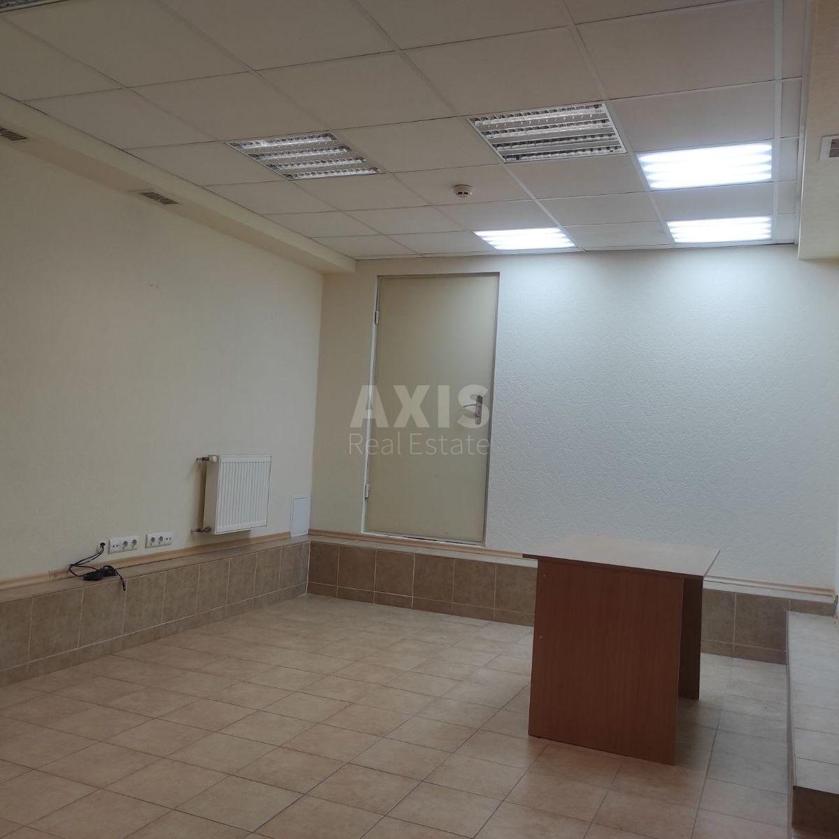 Office vul. Lypkivs'kogo Vasylja Mytropolyta 40, 45m20