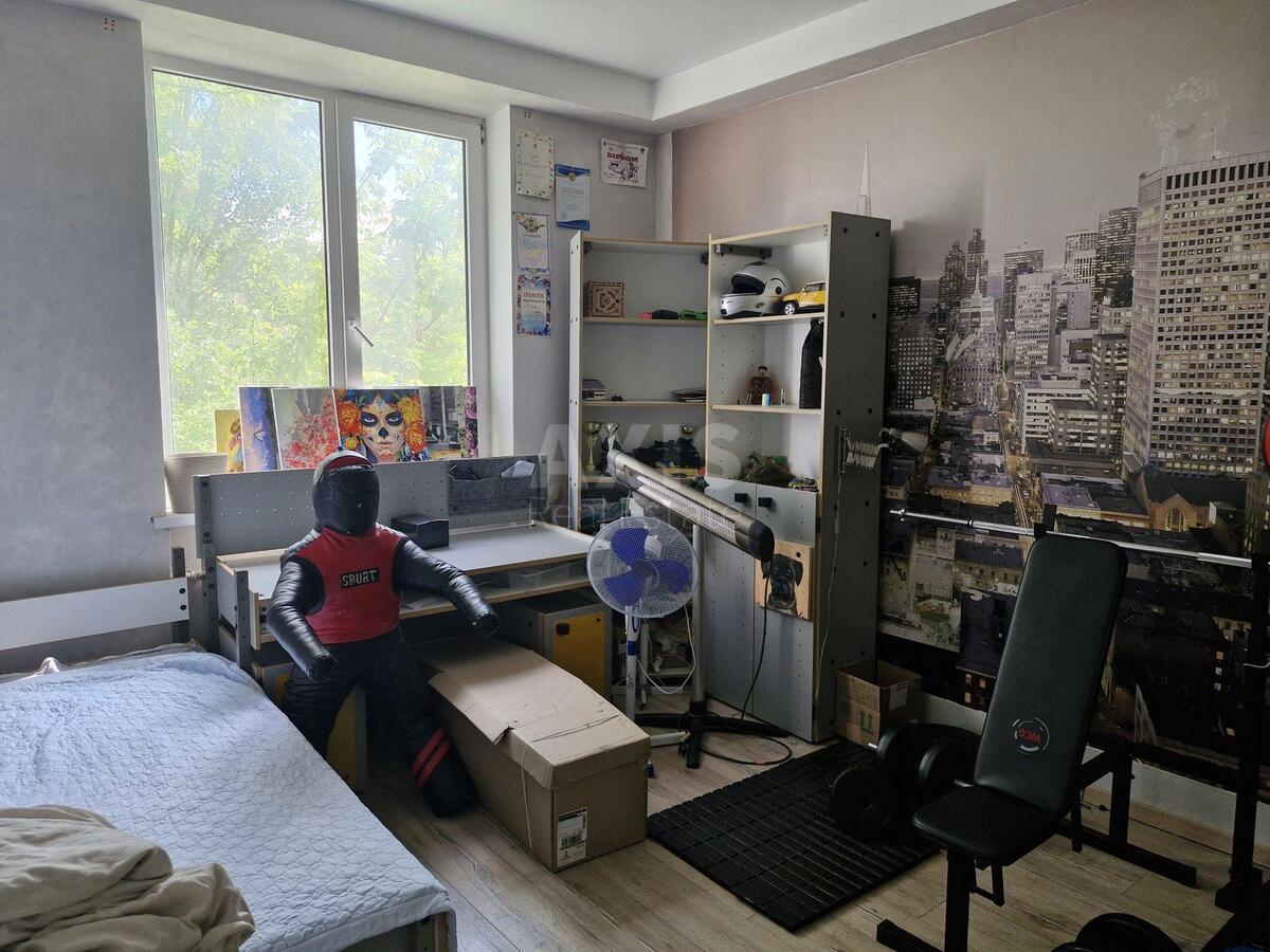 4k apartment vul. Iskrivs'ka 1112