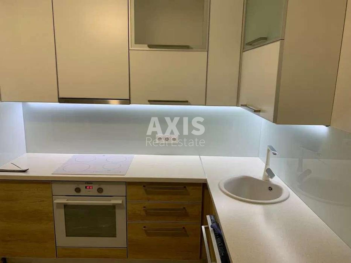 1k apartment vul. Universytets'ka 23