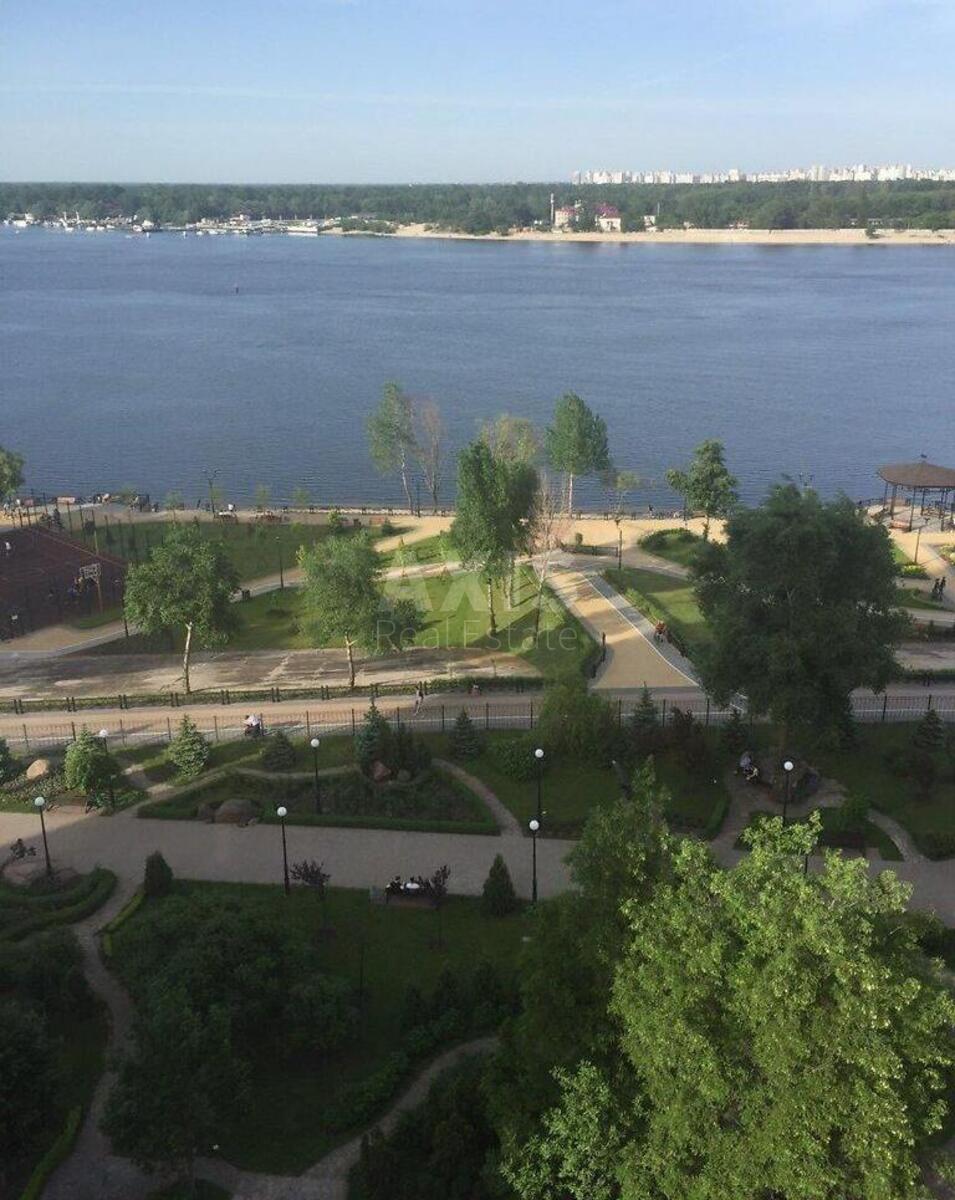 1k apartment pl. Obolons'ka 1, корп. 18