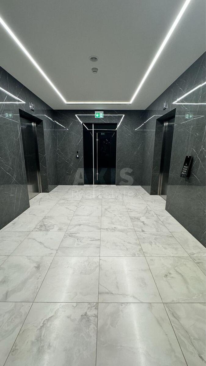 Office vul. Hohlovyh Sim'i' 8, 743m22