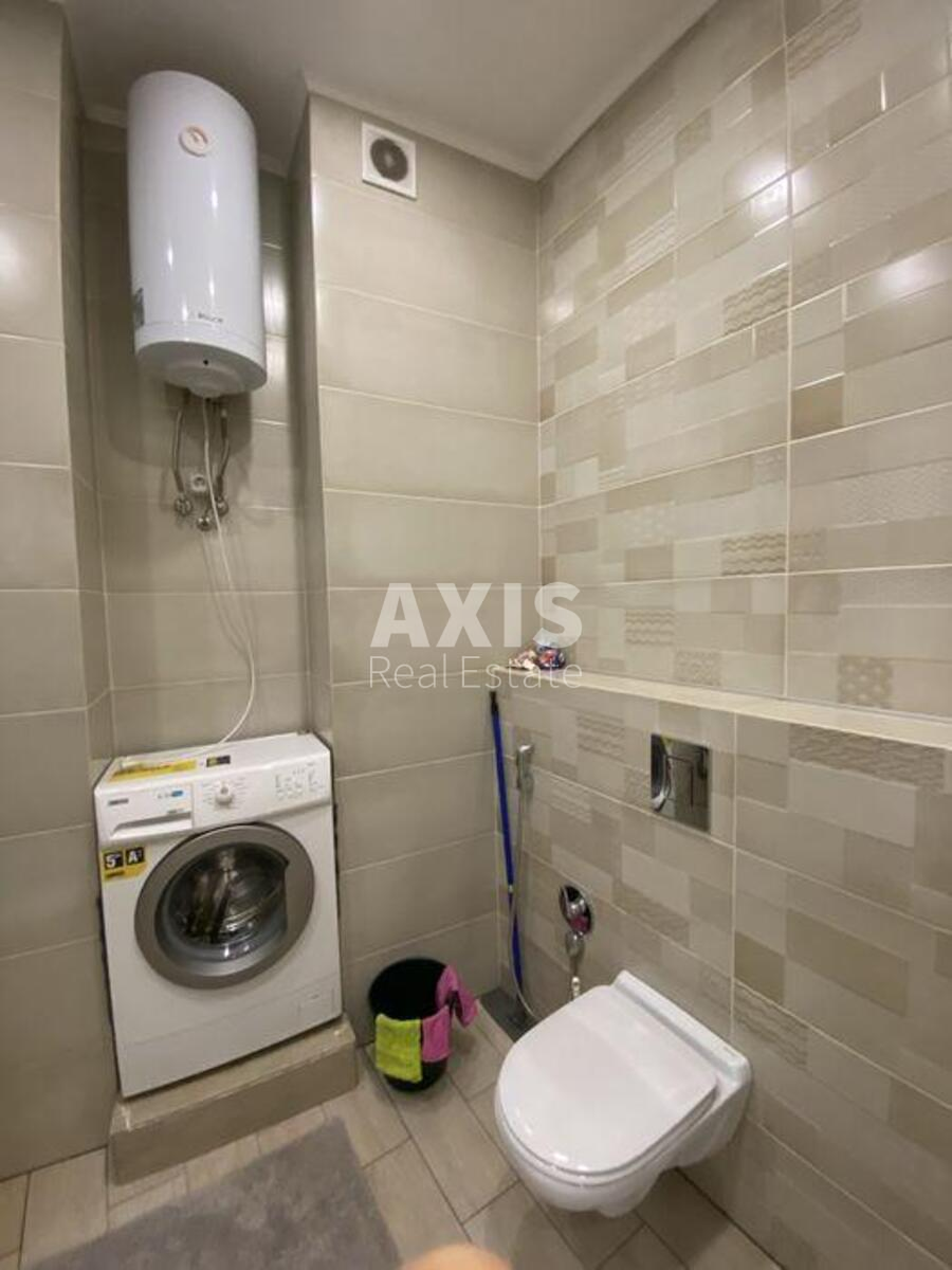 3k apartment vul. Vozdvyzhens'ka 187