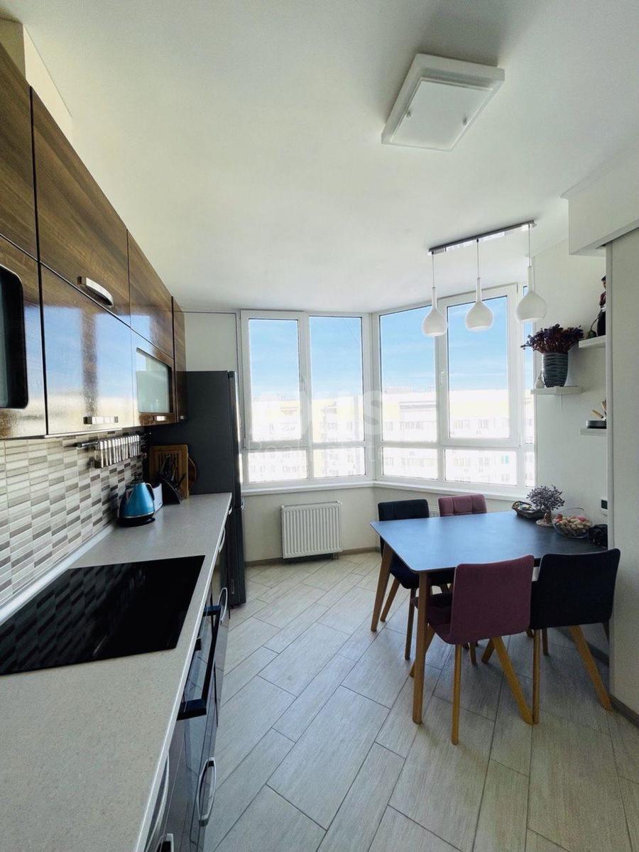 1k apartment vul. Dragomanova 6/10
