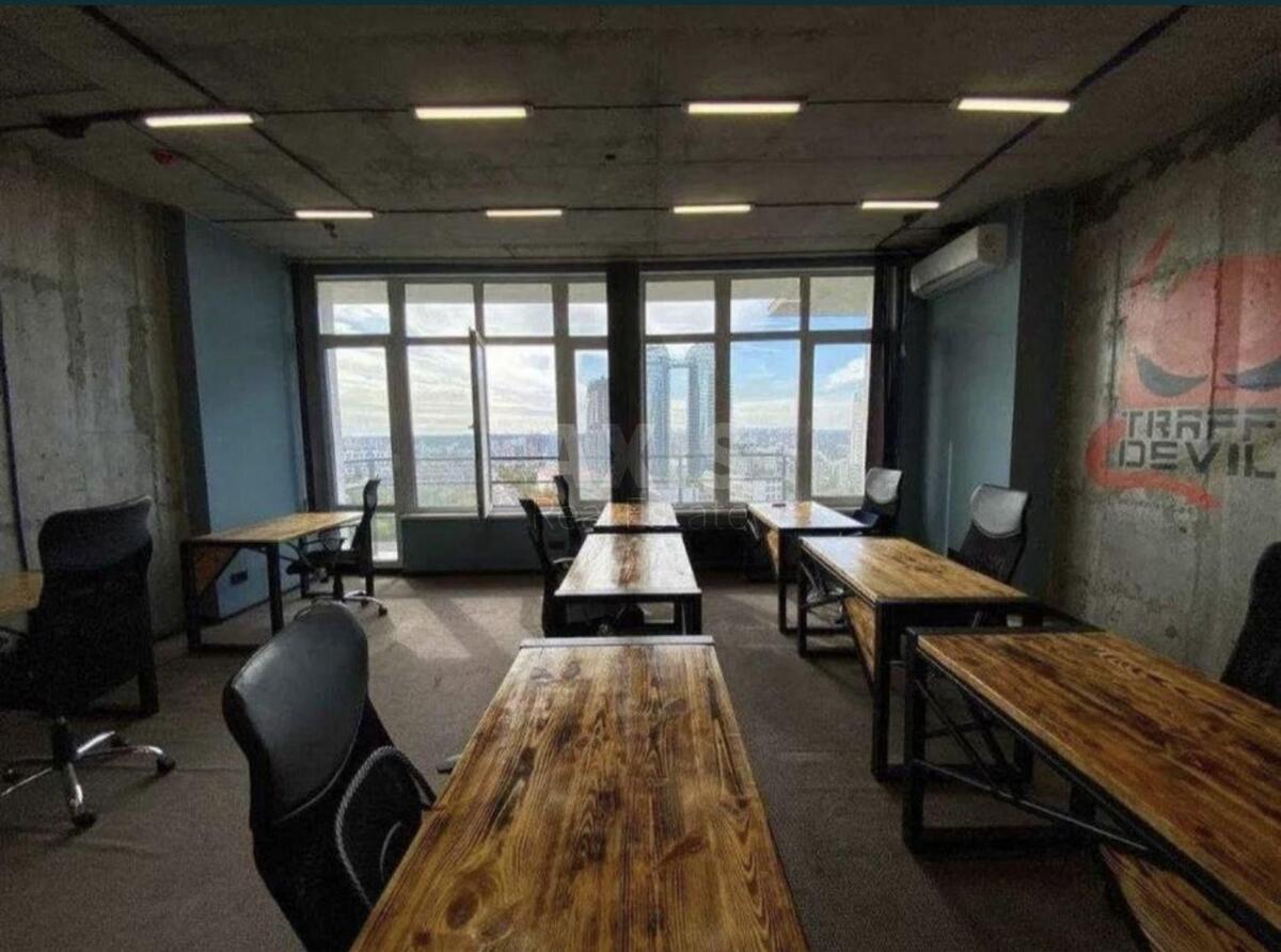 Office vul. Jevgena Konoval'cja 44А, 164m21