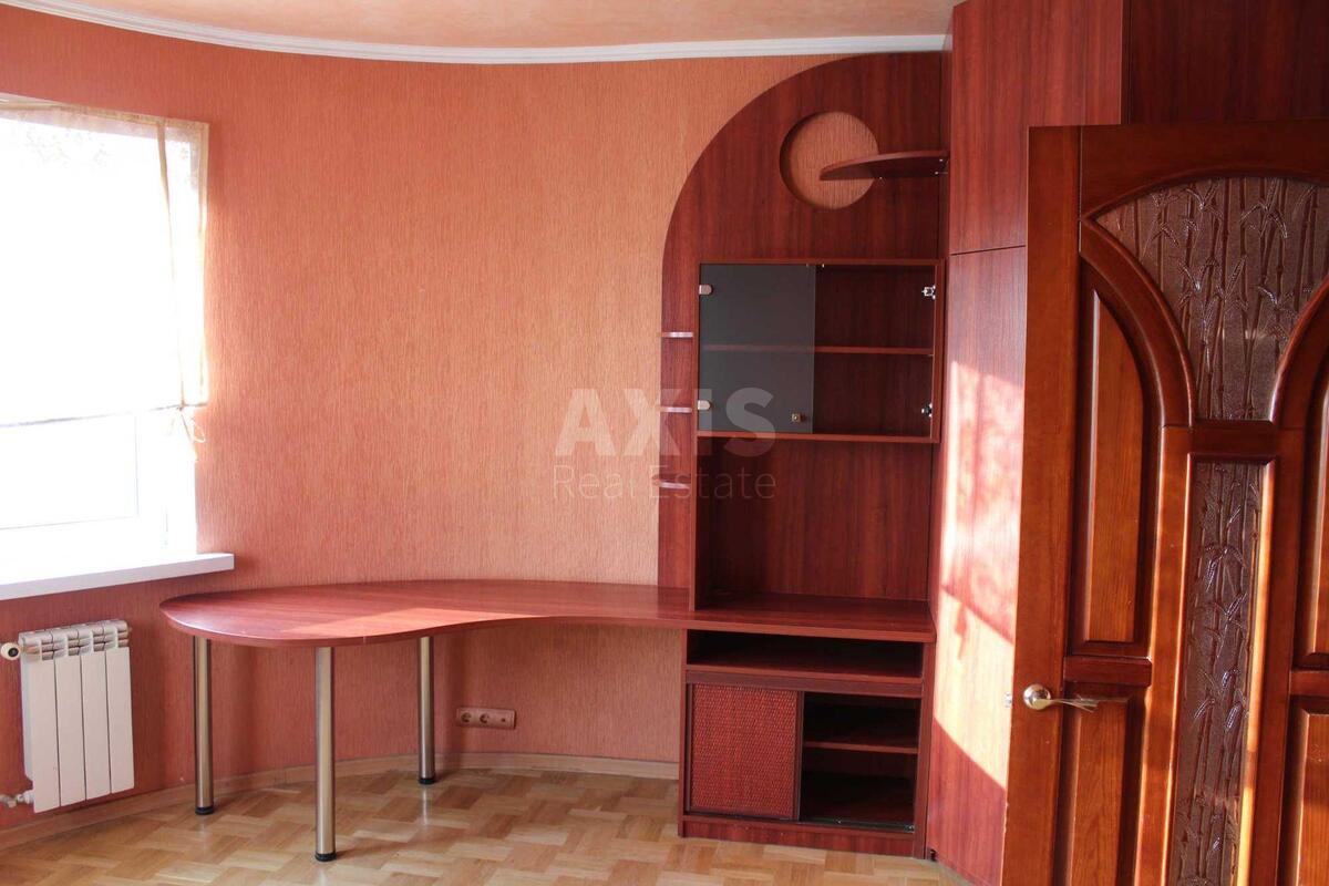 4к квартира ул. Ахматовой Анны 131