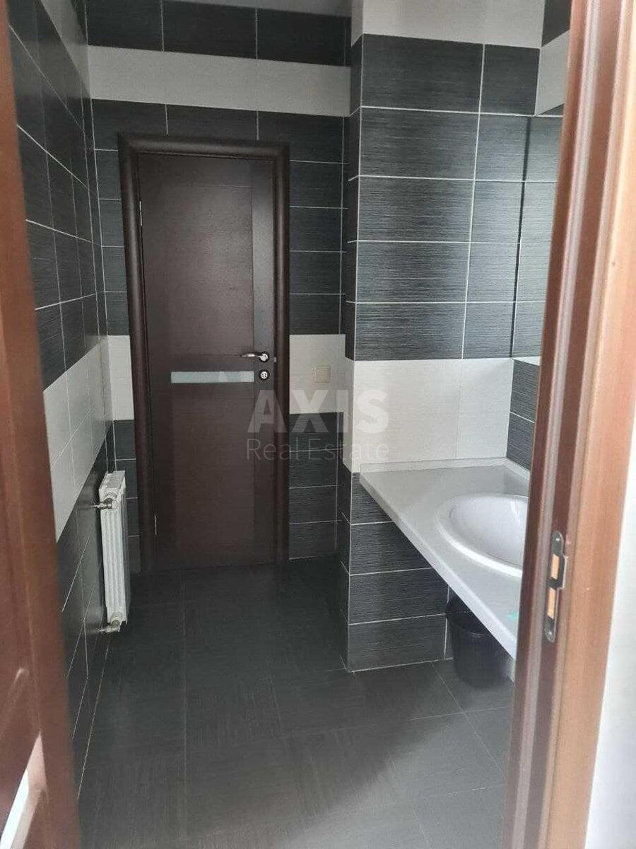 Office vul. Lugova 12, 378m26070710