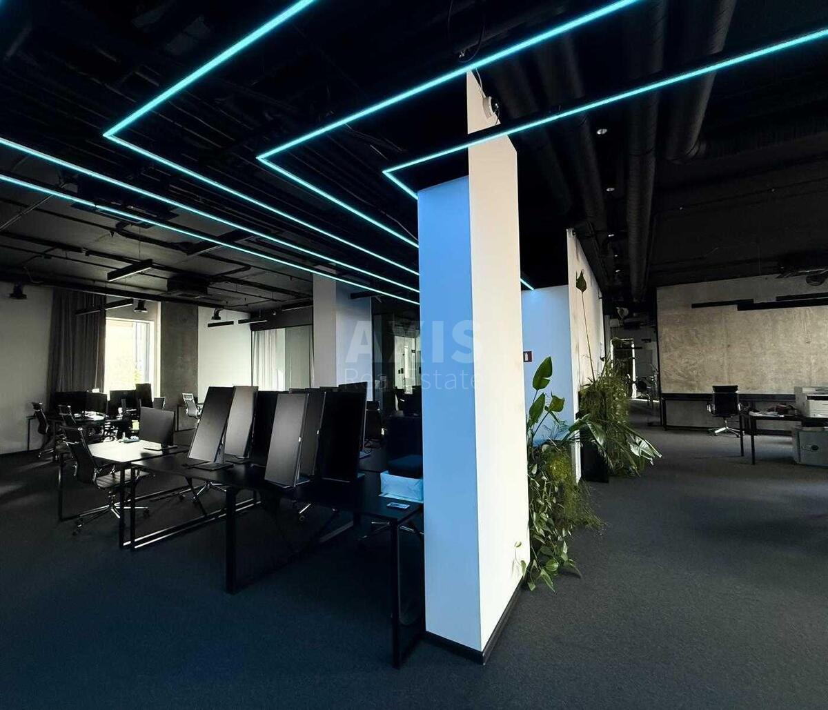 Office vul. Antonovycha 74, 680m2602692