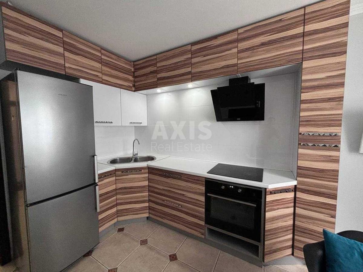 1k apartment nab. Dniprovs'ka 17Д