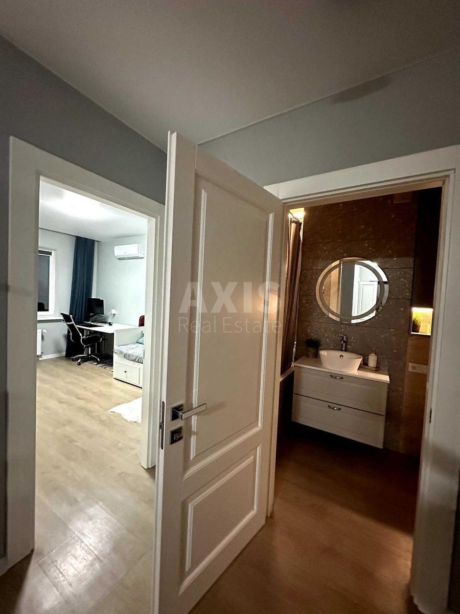 3k apartment vul. Novopol'ova 214