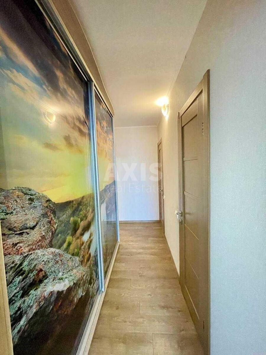 3k apartment vul. Urlivs'ka 38А6002410