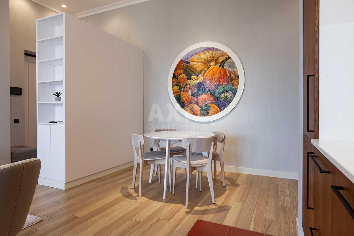 4k apartment vul. Volodymyrs'ka 81А4