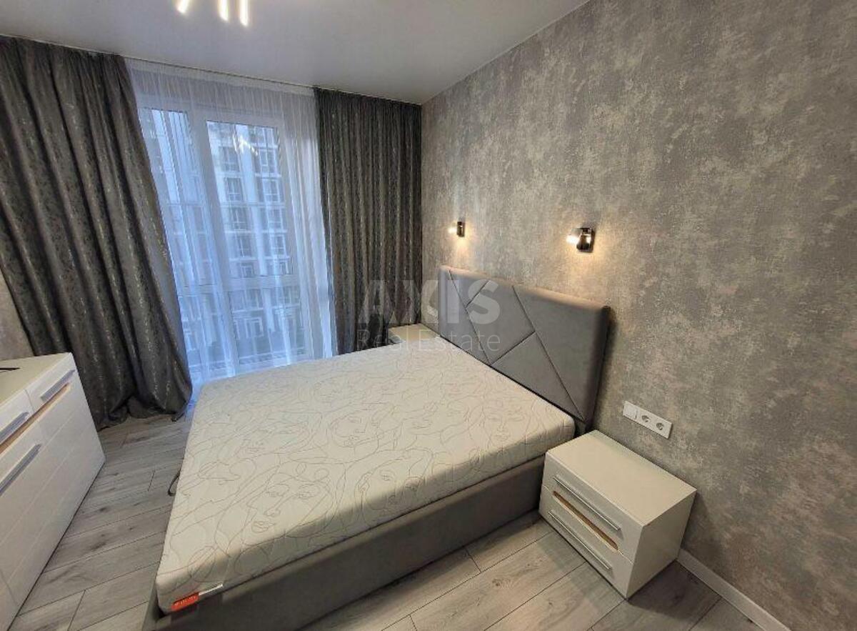 2k apartment vul. Myhajla Maksymovycha 241