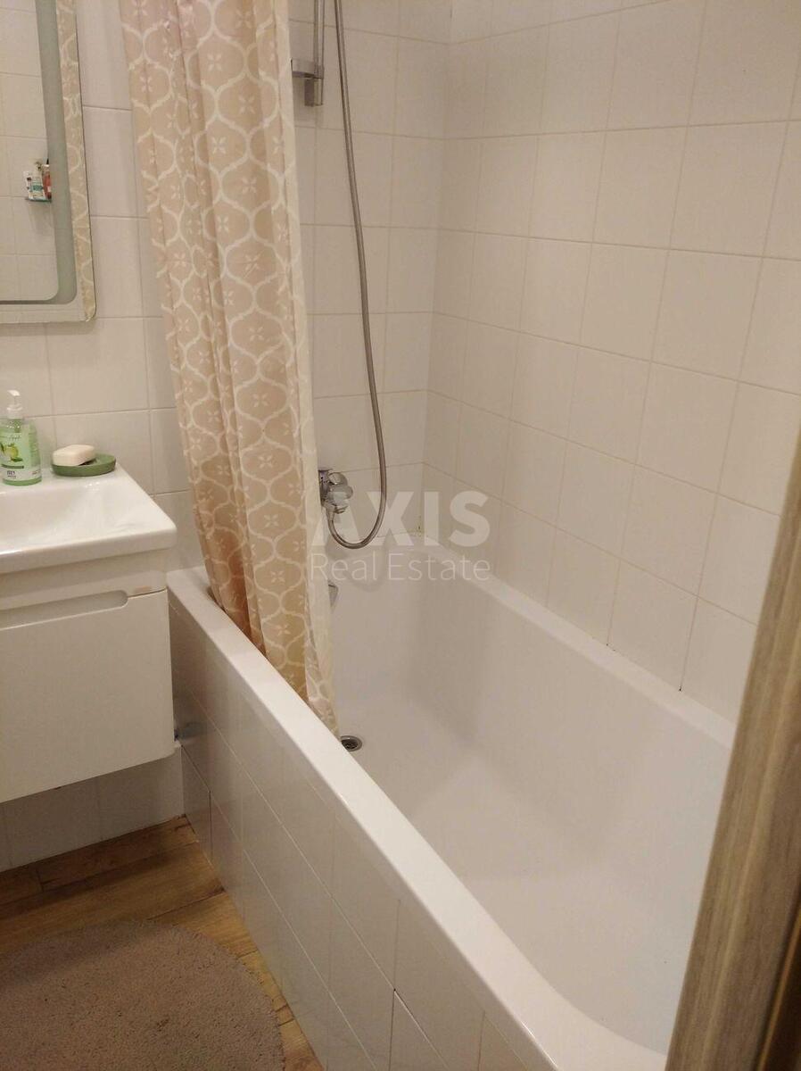 2k apartment vul. Myhajla Maksymovycha 310