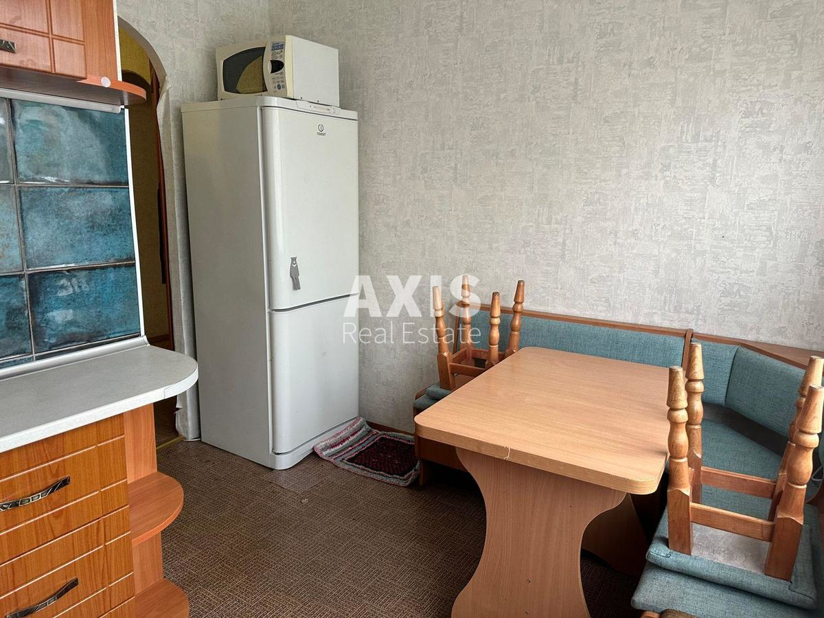 2k apartment vul. Budivel'nykiv 181