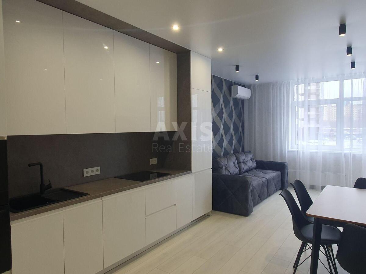 2k apartment vul. Oleksandra Olesja 4