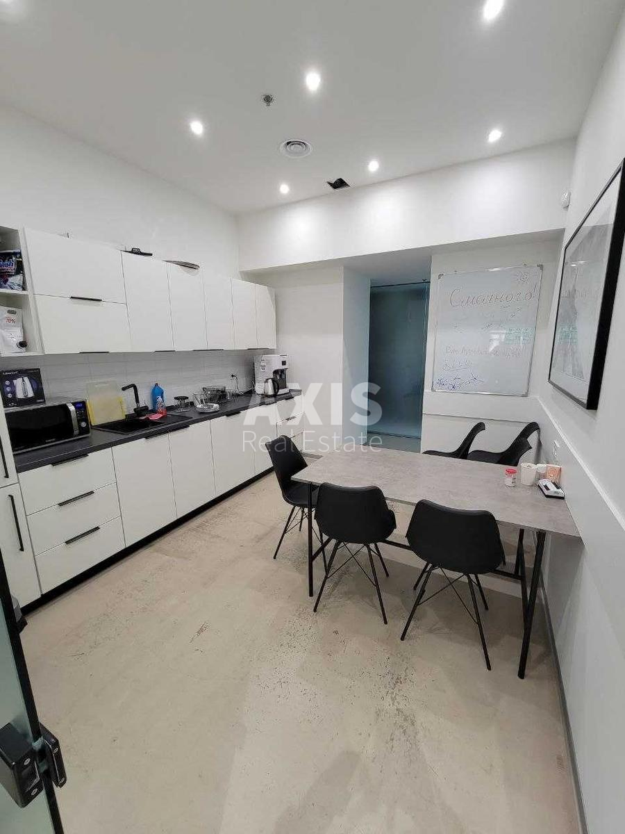 Office vul. Basejna 2А, 269m25