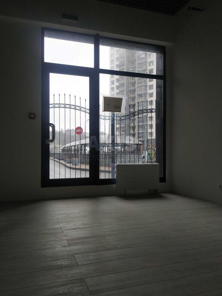 Trade object vul. Dragomyrova Myhajla 18, 308m22