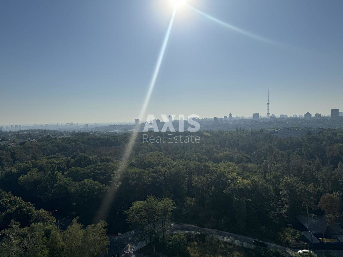 3k apartment vul. Pivnichno-Syrec'ka 10